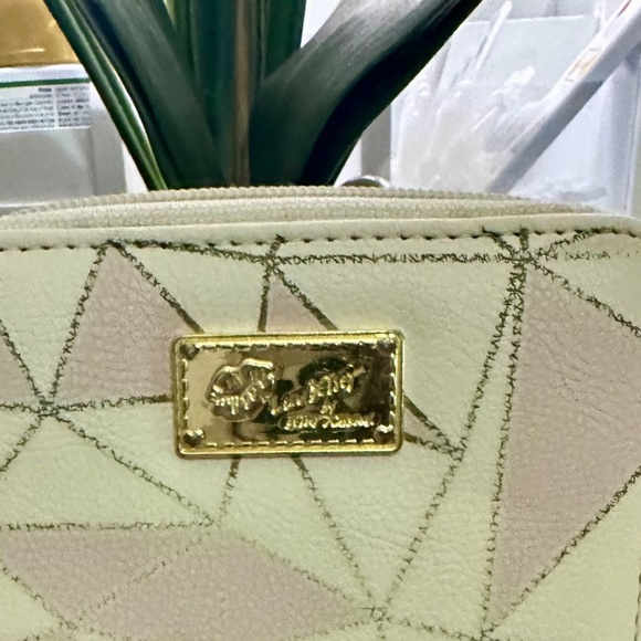 Women's Luv Betsey by Betsey Johnson Geometric Zip Wallet Gold Pink 4"x5" - Picture 10 of 16